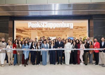 PEEK & CLOPPENBURG DESCHIDE CEL DE-AL 13-LEA MAGAZIN DIN ROMÂNIA